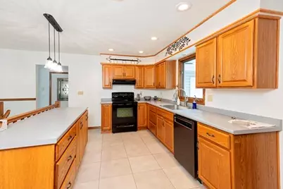 401  Oak Ridge Ct, Fort Atkinson, WI 53538 - Photo 13