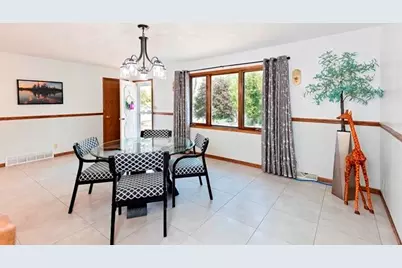 401  Oak Ridge Ct, Fort Atkinson, WI 53538 - Photo 15
