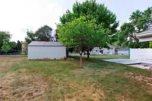 401 Oak Ridge Ct, Fort Atkinson, WI 53538 - Photo 5