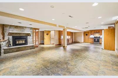 150 N 87th St, Wauwatosa, WI 53226 - Photo 37