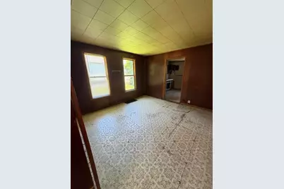 3936 E Squire Ave, Cudahy, WI 53110 - Photo 7