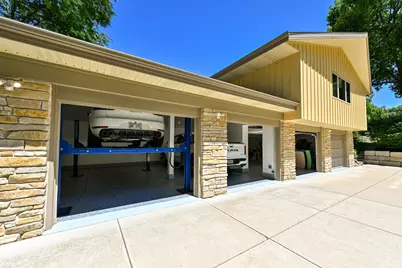 5792  Finch Ln, Greendale, WI 53129 - Photo 51