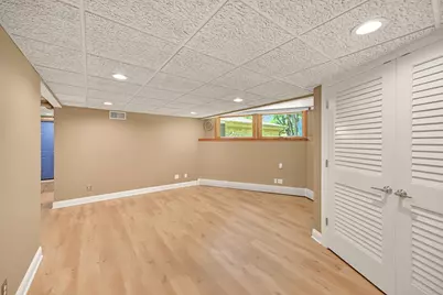 5792  Finch Ln, Greendale, WI 53129 - Photo 31