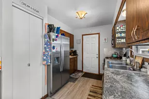 2108 Hemlock St, West Bend, WI 53090 - Photo 9