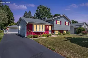 2108 Hemlock St, West Bend, WI 53090 - Photo 7