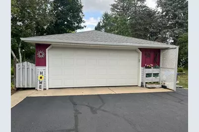 2108  Hemlock St, West Bend, WI 53090 - Photo 3
