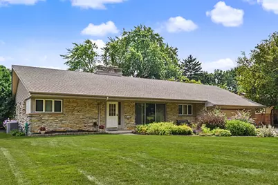 9515 W Hadley St, Milwaukee, WI 53222 - Photo 3