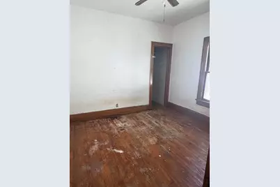 1324 S 77th St, West Allis, WI 53214 - Photo 9