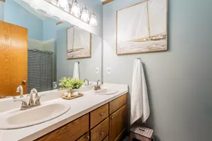 W226N2555 Oakwood Ln, Pewaukee, WI 53186 - Photo 13