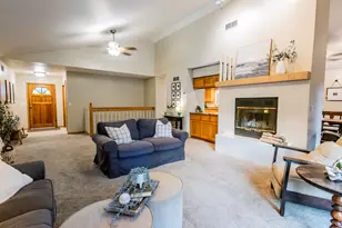 W226N2555 Oakwood Ln, Pewaukee, WI 53186 - Photo 3