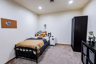 W226N2555 Oakwood Ln, Pewaukee, WI 53186 - Photo 31