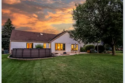 W226N2555  Oakwood Ln, Pewaukee, WI 53186 - Photo 37
