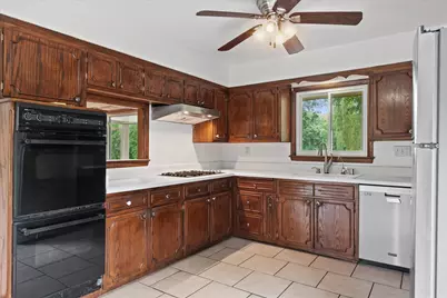 9041 N Rexleigh Dr, Bayside, WI 53217 - Photo 11