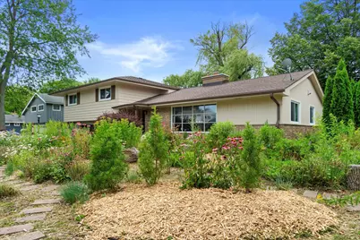 9041 N Rexleigh Dr, Bayside, WI 53217 - Photo 3