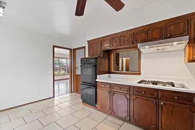 9041 N Rexleigh Dr, Bayside, WI 53217 - Photo 13