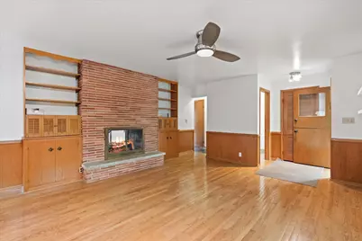 9041 N Rexleigh Dr, Bayside, WI 53217 - Photo 17