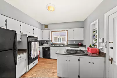 145 N 70th St, Milwaukee, WI 53213 - Photo 11
