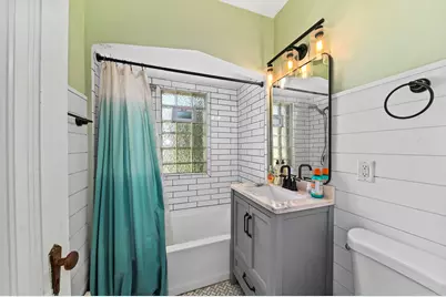 145 N 70th St, Milwaukee, WI 53213 - Photo 17