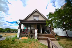 1216 W Chambers St, Milwaukee, WI 53206 - Photo 1