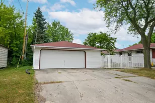 8623 W Mill Rd, Milwaukee, WI 53225 - Photo 25