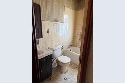 1944 S 89th St, West Allis, WI 53227 - Photo 5