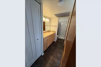 11946 W Mill Rd #11, Milwaukee, WI 53225 - Photo 5