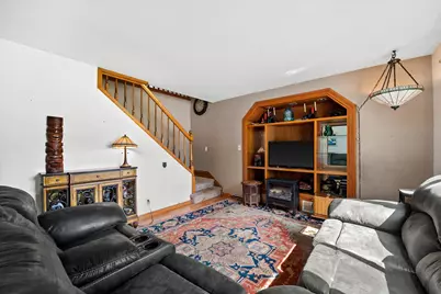 W271N2641  Pear Tree Ln, Pewaukee, WI 53072 - Photo 3