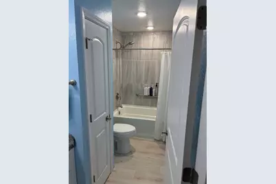 N114W16720  Crown Dr #2, Germantown, WI 53022 - Photo 17