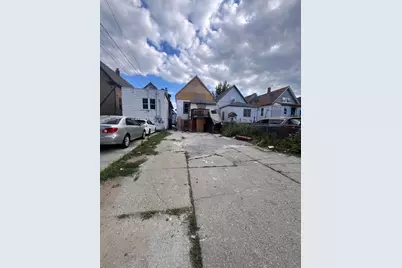 2412 W Maple St #2414, Milwaukee, WI 53204 - Photo 3