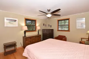 6600 N Braeburn Ln, Glendale, WI 53209 - Photo 15