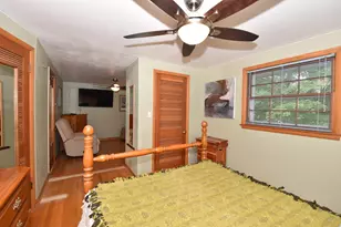 6600 N Braeburn Ln, Glendale, WI 53209 - Photo 19