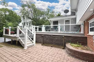 6600 N Braeburn Ln, Glendale, WI 53209 - Photo 37