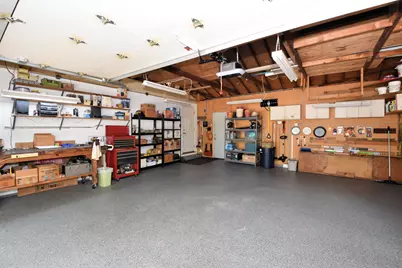 6600 N Braeburn Ln, Glendale, WI 53209 - Photo 31