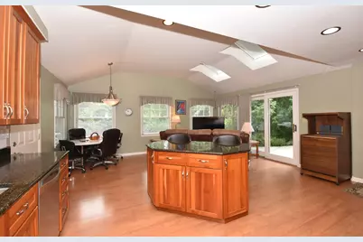 6600 N Braeburn Ln, Glendale, WI 53209 - Photo 3