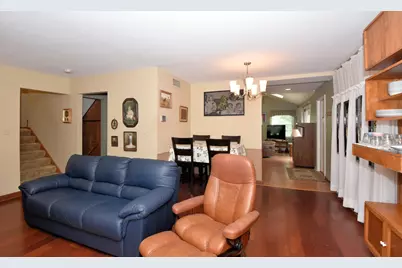 6600 N Braeburn Ln, Glendale, WI 53209 - Photo 13