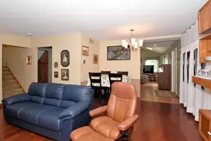 6600 N Braeburn Ln, Glendale, WI 53209 - Photo 13
