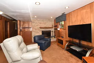 6600 N Braeburn Ln, Glendale, WI 53209 - Photo 27