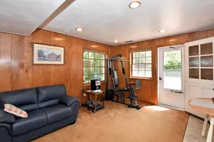 6600 N Braeburn Ln, Glendale, WI 53209 - Photo 25