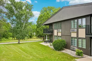 21 Matterhorn Cir, Geneva, WI 53147 - Photo 1