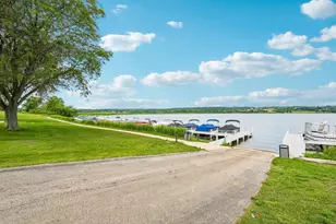 21 Matterhorn Cir, Geneva, WI 53147 - Photo 3