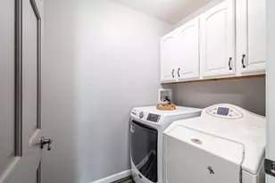 10375 S Monardy Ln, Oak Creek, WI 53154 - Photo 25