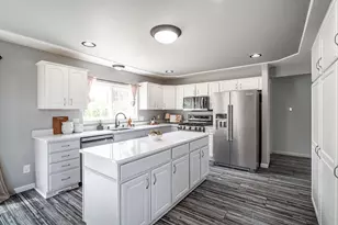 10375 S Monardy Ln, Oak Creek, WI 53154 - Photo 13