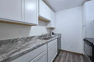 8747 N 72nd St, Milwaukee, WI 53223 - Photo 15