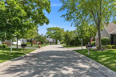 945 W Shaker Cir, Mequon, WI 53092 - Photo 49