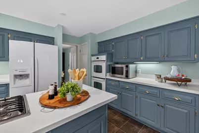 945 W Shaker Cir, Mequon, WI 53092 - Photo 23