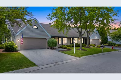 945 W Shaker Cir, Mequon, WI 53092 - Photo 1