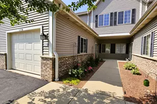 2178 Pine Ridge Ct, Grafton, WI 53024 - Photo 3