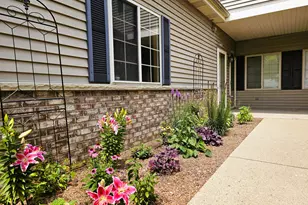 2178 Pine Ridge Ct, Grafton, WI 53024 - Photo 1