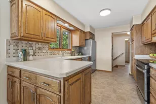 7301 W Wind Lake Rd, Racine, WI 53185 - Photo 15