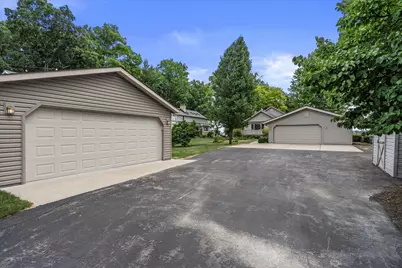 7301 W Wind Lake Rd, Racine, WI 53185 - Photo 51